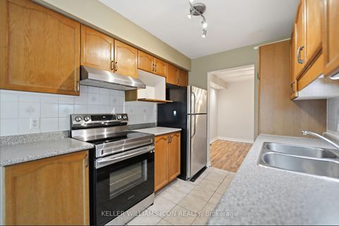 Photo 12 at 121 Thornbury Crescent, Nepean (Centrepointe), Ottawa