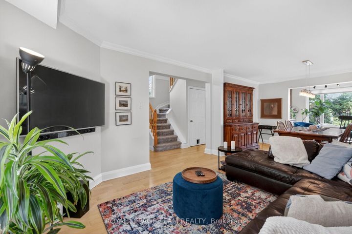 Photo 8 at 11 Avonhurst Avenue, Nepean (Longfields), Ottawa