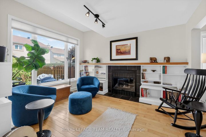 Photo 13 at 11 Avonhurst Avenue, Nepean (Longfields), Ottawa