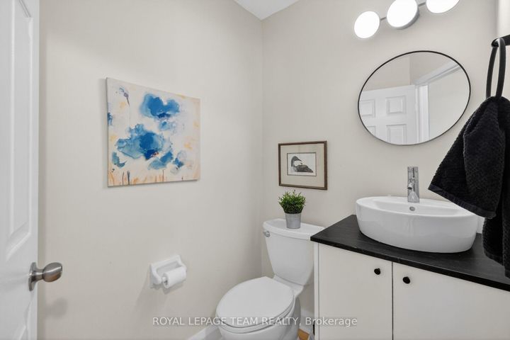 Photo 22 at 11 Avonhurst Avenue, Nepean (Longfields), Ottawa