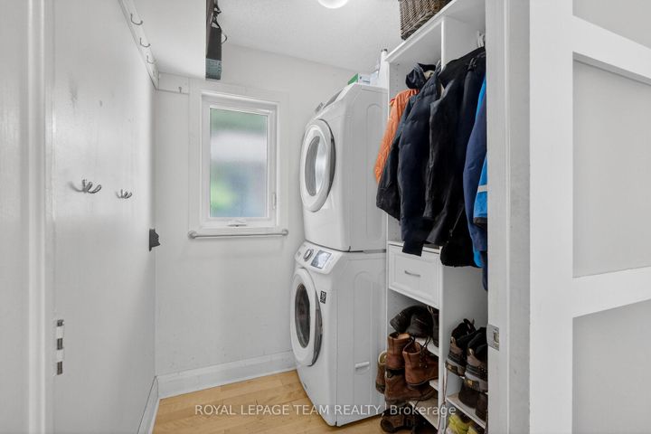Photo 23 at 11 Avonhurst Avenue, Nepean (Longfields), Ottawa