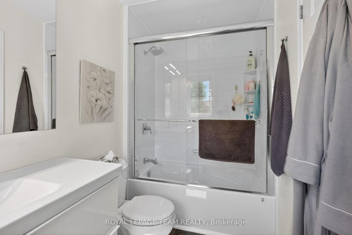Photo 28 at 11 Avonhurst Avenue, Nepean (Longfields), Ottawa