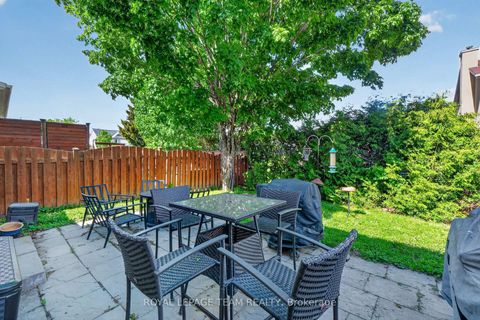 Photo 35 at 11 Avonhurst Avenue, Nepean (Longfields), Ottawa