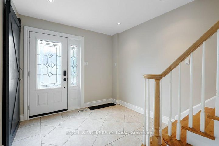 Photo 4 at 23 Biscayne Crescent, Nepean (Borden Farm/Stewart Farm/Carleton Heights/Parkwood Hills), Ottawa