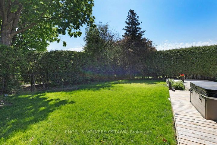 Photo 28 at 23 Biscayne Crescent, Nepean (Borden Farm/Stewart Farm/Carleton Heights/Parkwood Hills), Ottawa