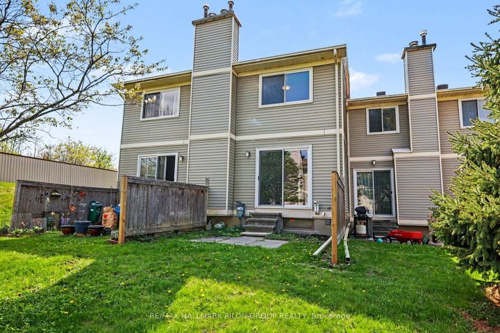 Photo 18 at B - 110 Valley Stream Drive, Nepean (Leslie Park), Ottawa