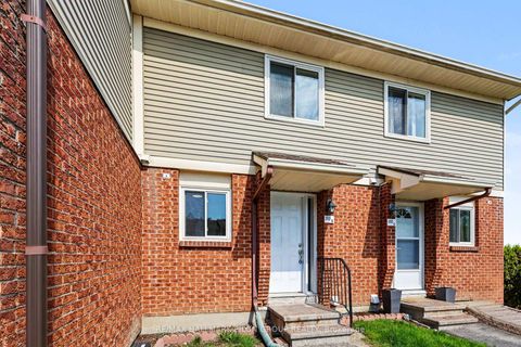Photo 1 at B - 110 Valley Stream Drive, Nepean (Leslie Park), Ottawa