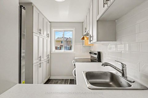 Photo 9 at B - 110 Valley Stream Drive, Nepean (Leslie Park), Ottawa