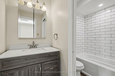 Photo 13 at B - 110 Valley Stream Drive, Nepean (Leslie Park), Ottawa