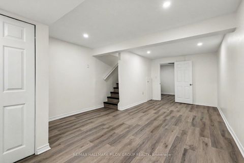 Photo 16 at B - 110 Valley Stream Drive, Nepean (Leslie Park), Ottawa