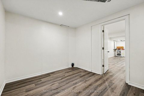 Photo 17 at B - 110 Valley Stream Drive, Nepean (Leslie Park), Ottawa
