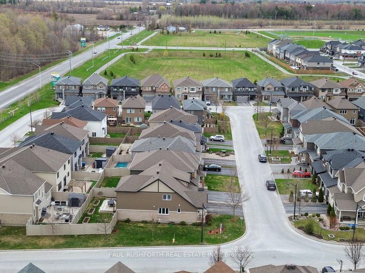 Photo 2 at 101 Red Rock Lane, Nepean (Half Moon Bay), Ottawa