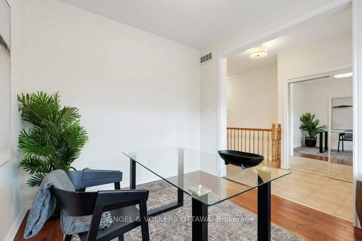 Photo 3 at 2531 Stone Cove Crescent, Nepean (Half Moon Bay), Ottawa