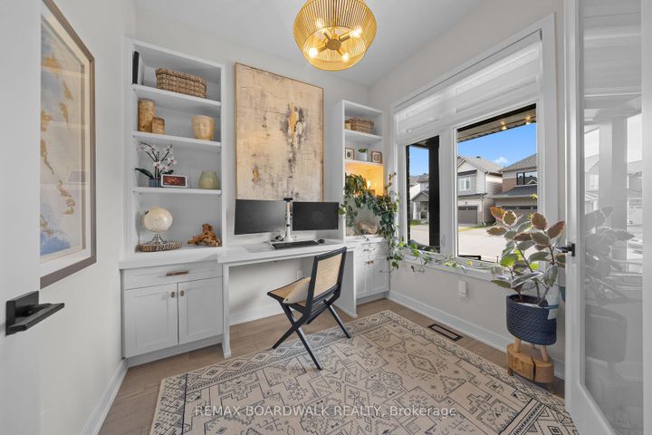 Photo 2 at 332 Finial Way, Nepean (Half Moon Bay), Ottawa