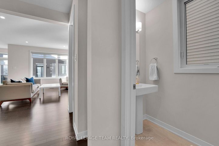 Photo 3 at 364 Peninsula Road, Nepean (Heritage Park), Ottawa