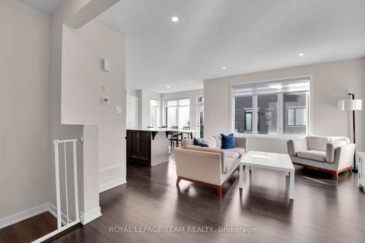 Photo 6 at 364 Peninsula Road, Nepean (Heritage Park), Ottawa