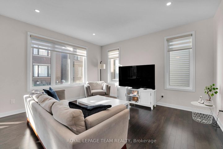 Photo 7 at 364 Peninsula Road, Nepean (Heritage Park), Ottawa