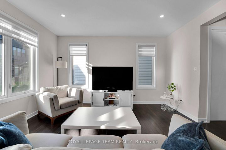Photo 9 at 364 Peninsula Road, Nepean (Heritage Park), Ottawa