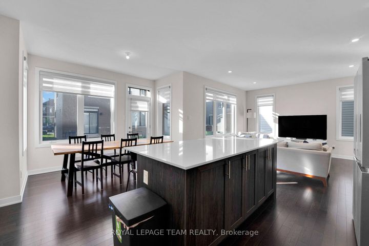 Photo 12 at 364 Peninsula Road, Nepean (Heritage Park), Ottawa