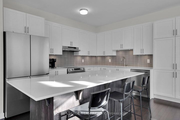 Photo 14 at 364 Peninsula Road, Nepean (Heritage Park), Ottawa
