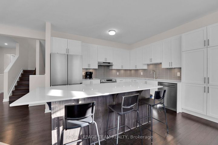 Photo 15 at 364 Peninsula Road, Nepean (Heritage Park), Ottawa