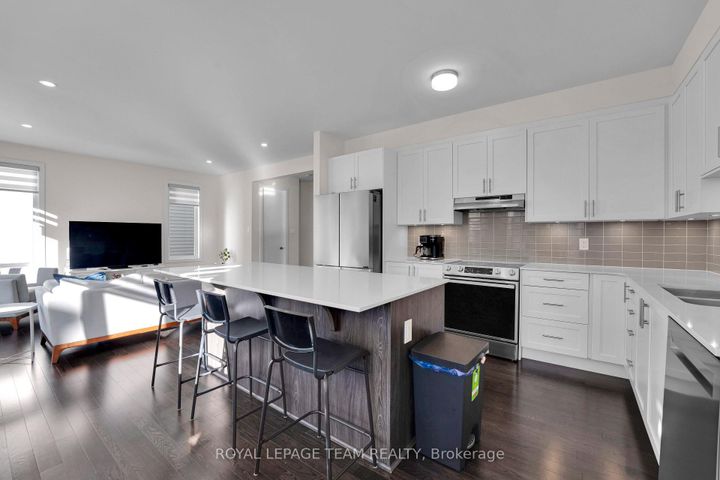 Photo 16 at 364 Peninsula Road, Nepean (Heritage Park), Ottawa