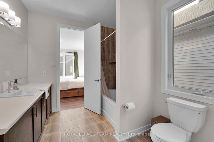 Photo 23 at 364 Peninsula Road, Nepean (Heritage Park), Ottawa
