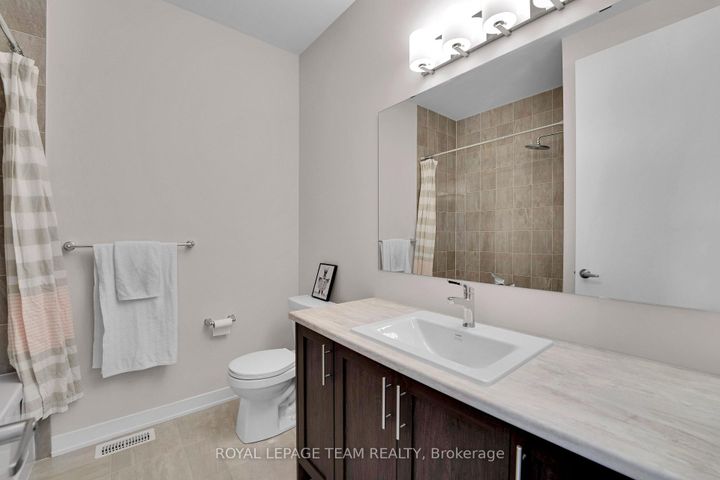 Photo 26 at 364 Peninsula Road, Nepean (Heritage Park), Ottawa