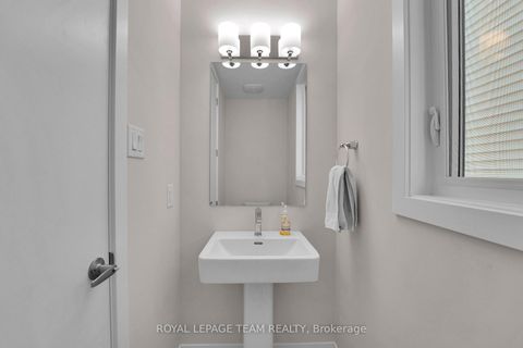 Photo 4 at 364 Peninsula Road, Nepean (Heritage Park), Ottawa