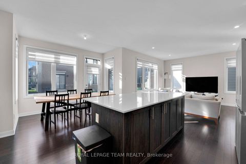 Photo 12 at 364 Peninsula Road, Nepean (Heritage Park), Ottawa