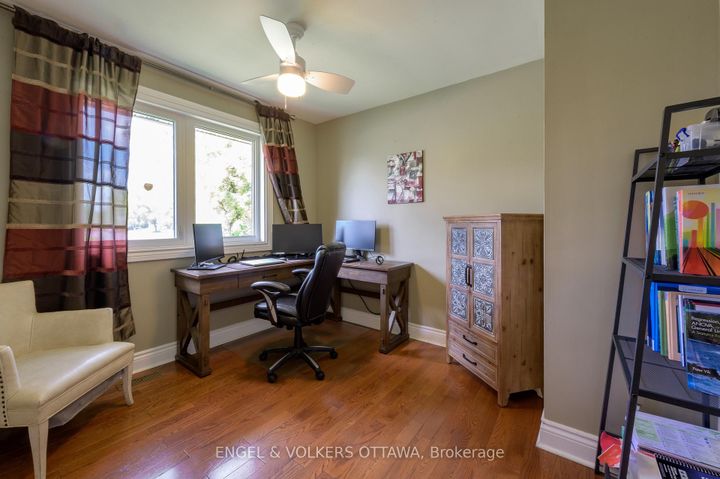 Photo 13 at 20 Majestic Drive, Nepean (Manordale), Ottawa