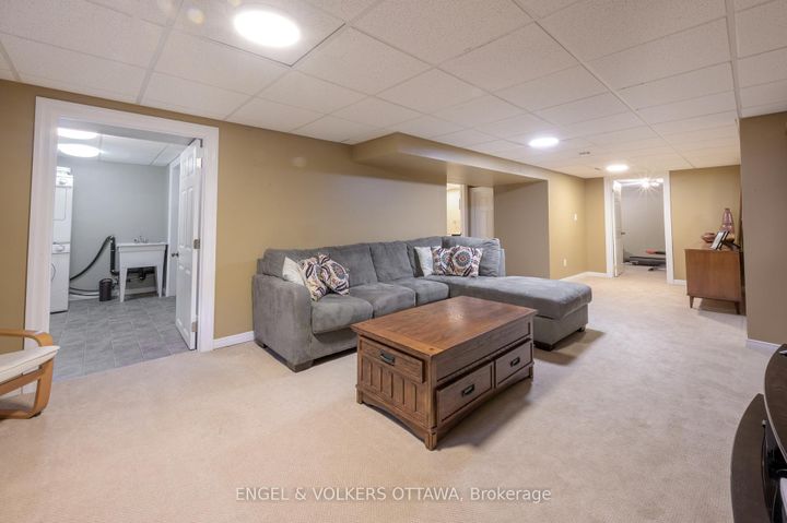 Photo 21 at 20 Majestic Drive, Nepean (Manordale), Ottawa