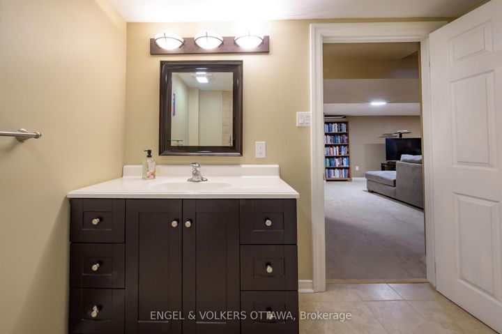 Photo 29 at 20 Majestic Drive, Nepean (Manordale), Ottawa