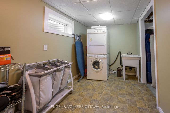 Photo 30 at 20 Majestic Drive, Nepean (Manordale), Ottawa