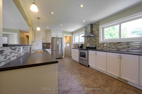 Photo 8 at 20 Majestic Drive, Nepean (Manordale), Ottawa