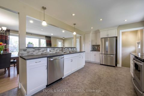 Photo 9 at 20 Majestic Drive, Nepean (Manordale), Ottawa