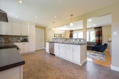 Photo 10 at 20 Majestic Drive, Nepean (Manordale), Ottawa
