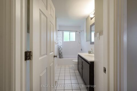 Photo 15 at 20 Majestic Drive, Nepean (Manordale), Ottawa