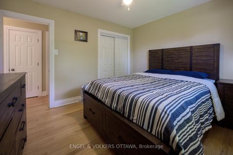 Photo 18 at 20 Majestic Drive, Nepean (Manordale), Ottawa