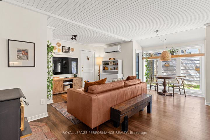 Photo 11 at 19 Colley Street, Nepean (Hearts Desire), Ottawa