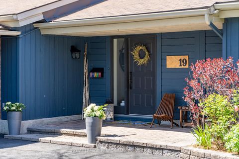 Photo 3 at 19 Colley Street, Nepean (Hearts Desire), Ottawa