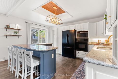 Photo 18 at 19 Colley Street, Nepean (Hearts Desire), Ottawa