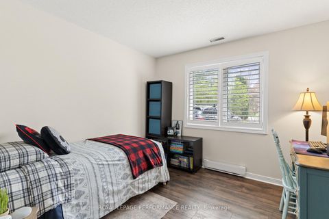 Photo 25 at 19 Colley Street, Nepean (Hearts Desire), Ottawa