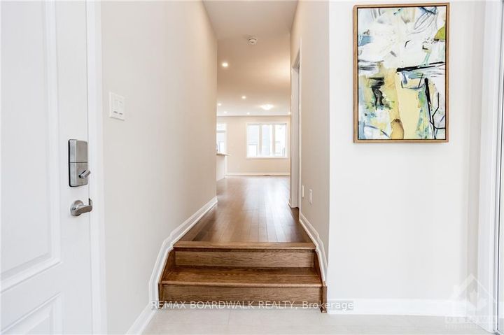 Photo 2 at 262 TULLAGHAN Heights, Nepean (Half Moon Bay), Ottawa