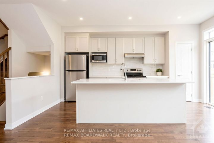 Photo 6 at 262 TULLAGHAN Heights, Nepean (Half Moon Bay), Ottawa