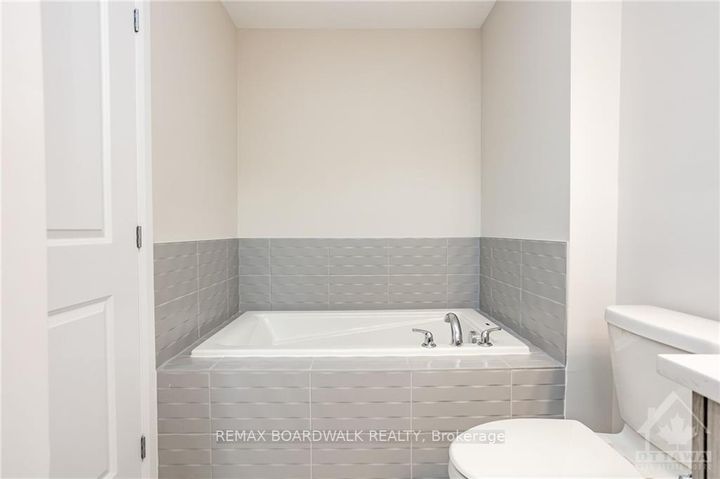 Photo 18 at 262 TULLAGHAN Heights, Nepean (Half Moon Bay), Ottawa