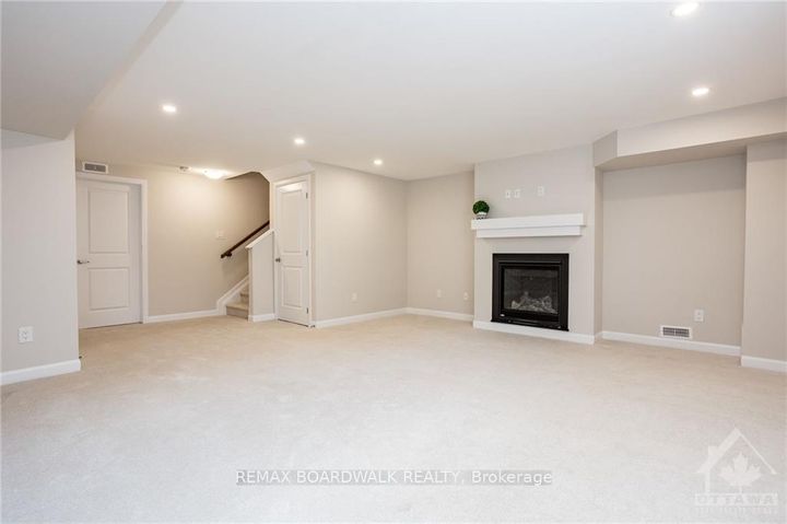 Photo 25 at 262 TULLAGHAN Heights, Nepean (Half Moon Bay), Ottawa