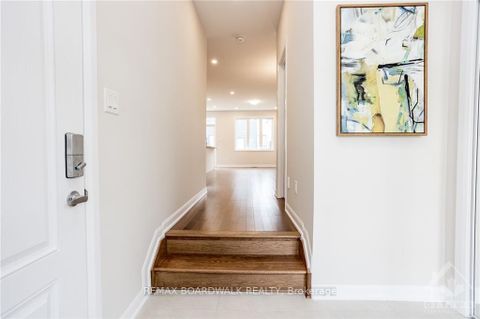 Photo 2 at 262 TULLAGHAN Heights, Nepean (Half Moon Bay), Ottawa