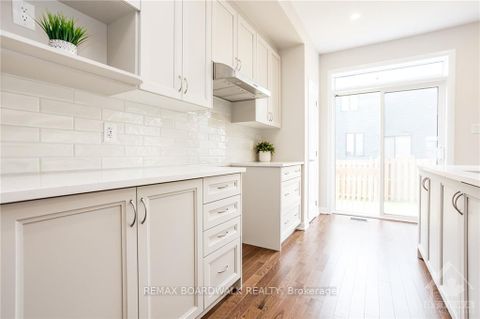 Photo 10 at 262 TULLAGHAN Heights, Nepean (Half Moon Bay), Ottawa