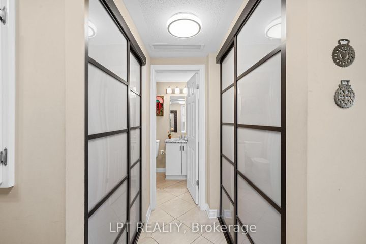 Photo 8 at 301 - 298 Glenroy Gilbert Drive, Nepean (Strandherd), Ottawa